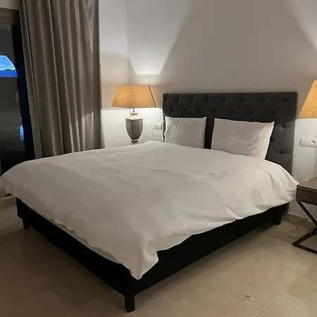 Wonderful 3-bedroom With Garden And Amazing Views Hacienda Senorio Cifuentes Marbella Benahavís